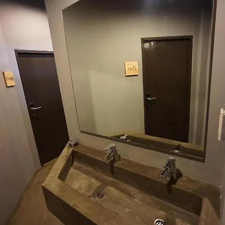 Loftel 22 Hostel Bangkok Exterior photo