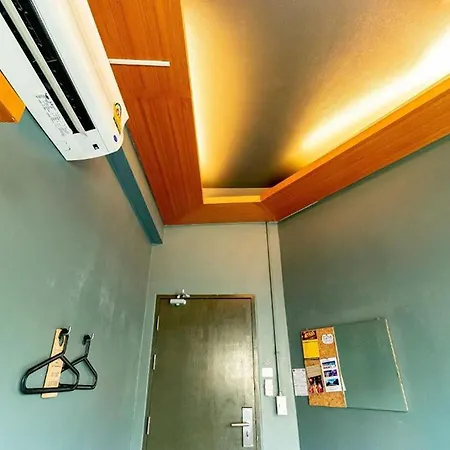 Loftel 22 Hostel Bangkok Exterior photo