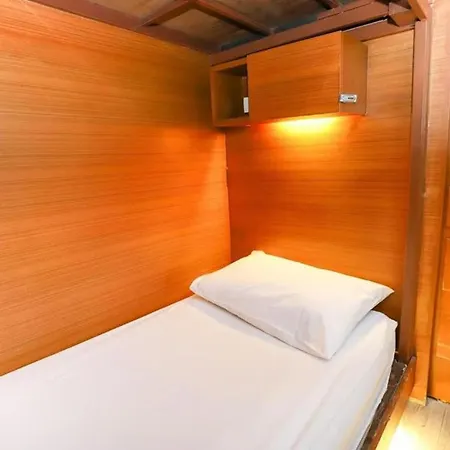 Loftel 22 Hostel Bangkok Exterior photo