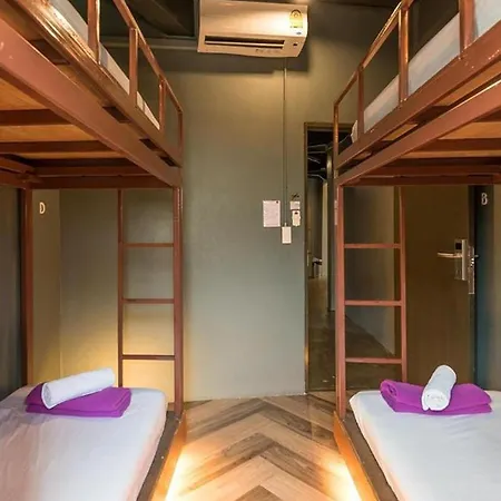 Loftel 22 Hostel Bangkok Exterior photo