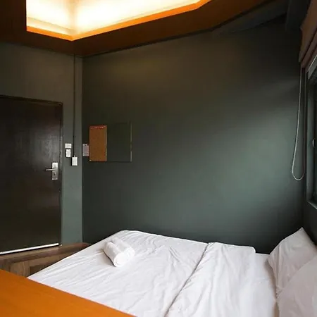 Loftel 22 Hostel Bangkok Exterior photo